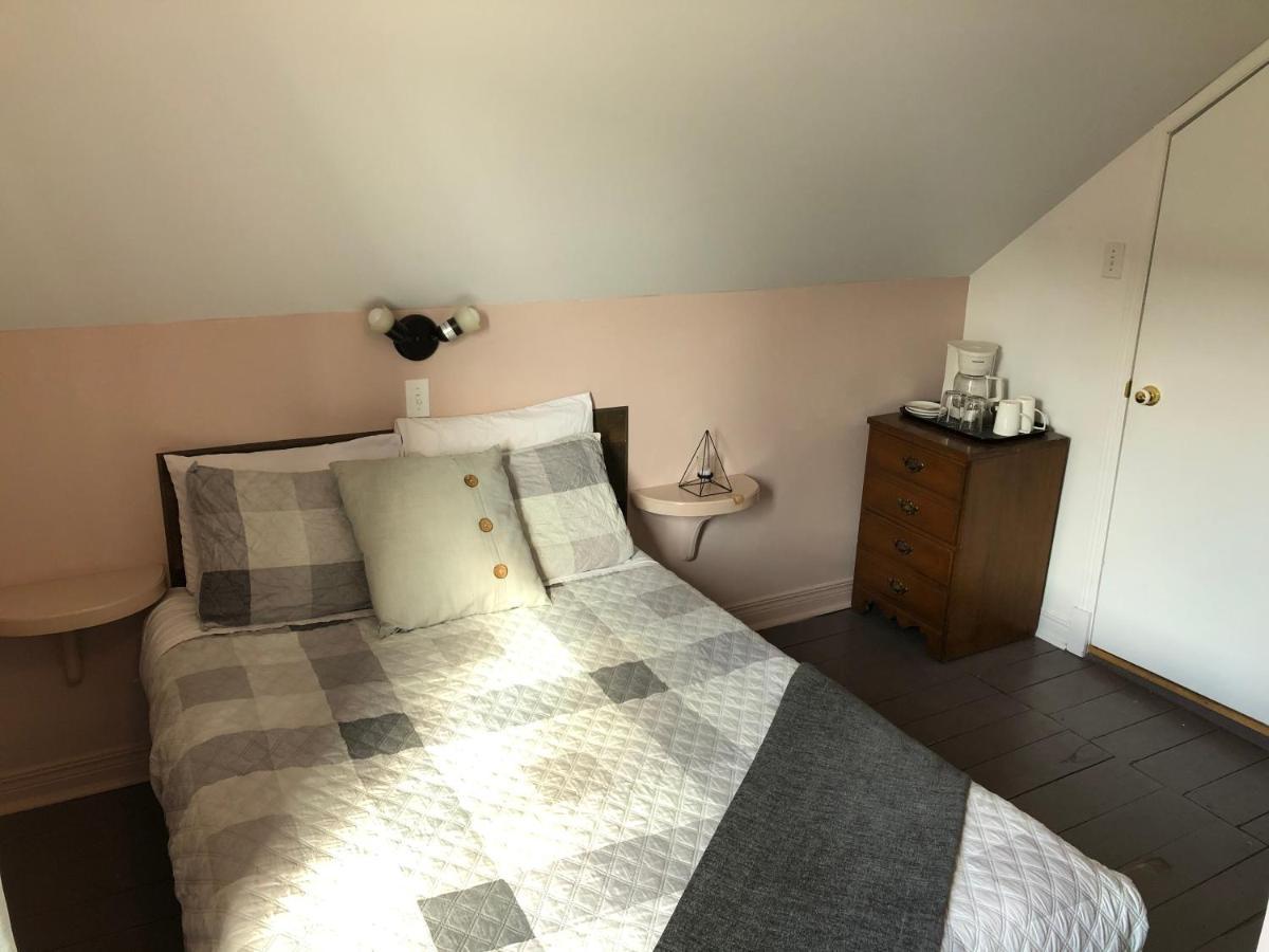 Les Pinsons Des Rives Bed & Breakfast La Malbaie Bagian luar foto