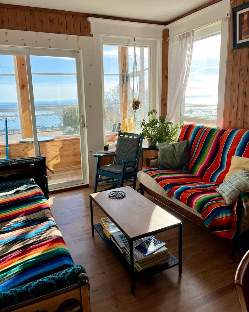 Les Pinsons Des Rives Bed & Breakfast La Malbaie Bagian luar foto