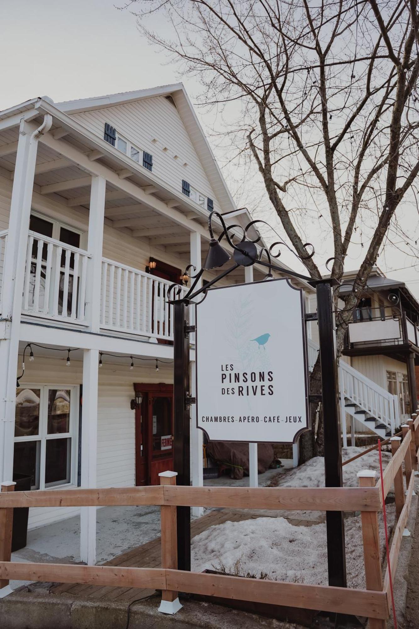 Les Pinsons Des Rives Bed & Breakfast La Malbaie Bagian luar foto