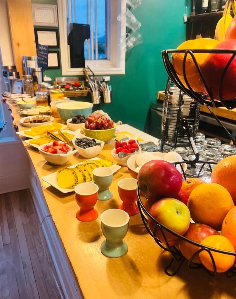 Les Pinsons Des Rives Bed & Breakfast La Malbaie Bagian luar foto