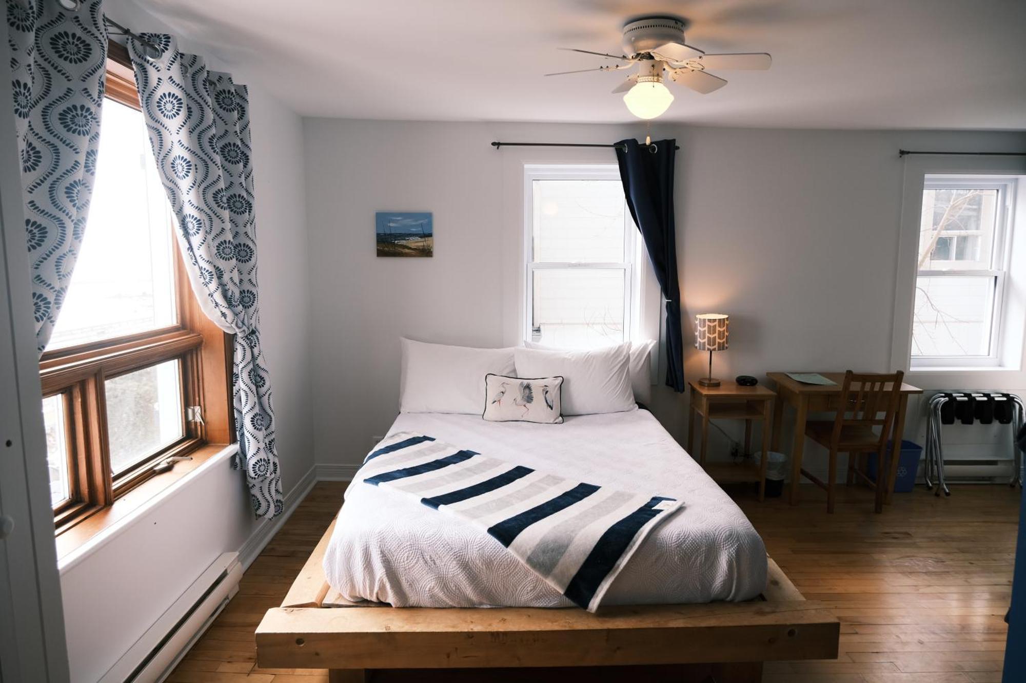 Les Pinsons Des Rives Bed & Breakfast La Malbaie Ruang foto