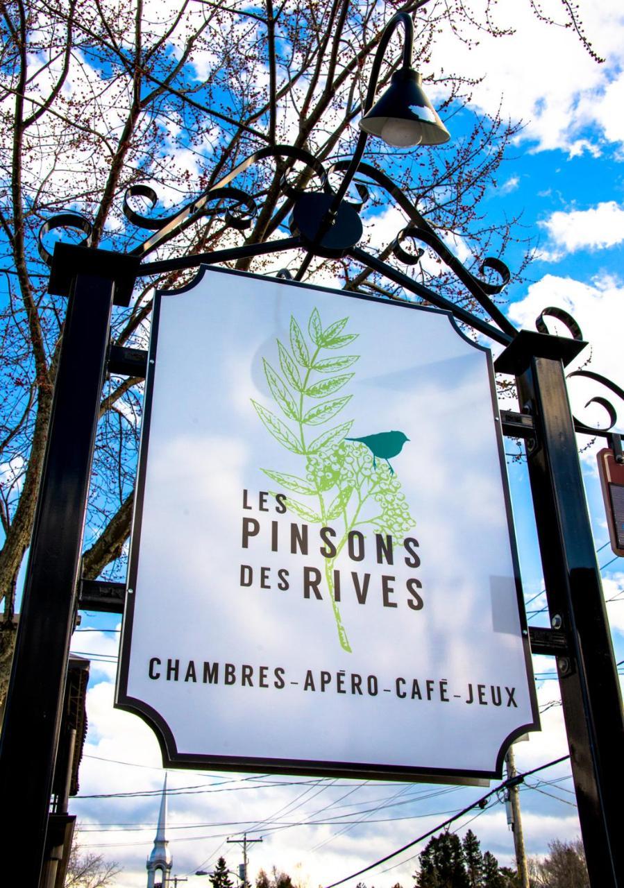 Les Pinsons Des Rives Bed & Breakfast La Malbaie Bagian luar foto